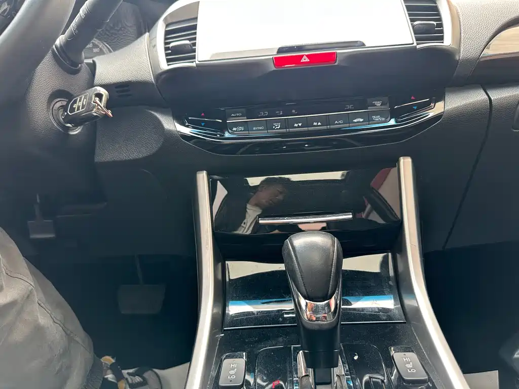 Honda Accord 2016 — фото 17
