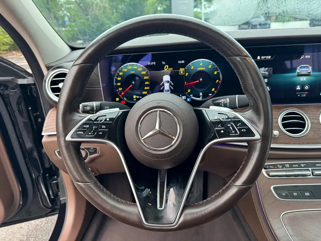 Mercedes-Benz E-Class 2023 — фото 8
