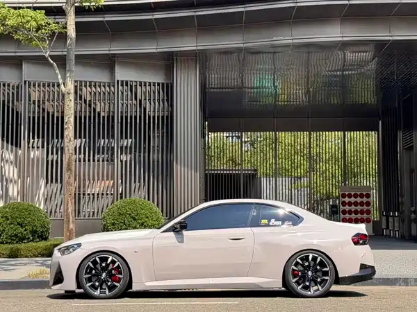 BMW M240i 2025