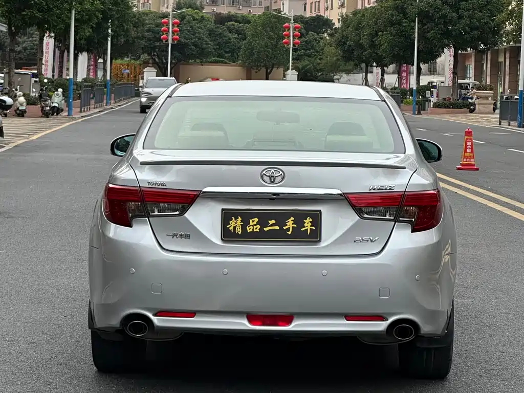 Toyota Reiz 2015 — фото 5
