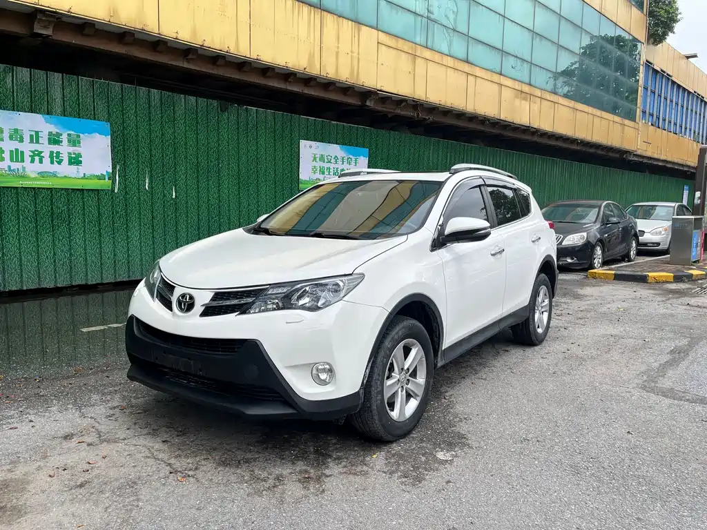 Toyota RAV4 2014