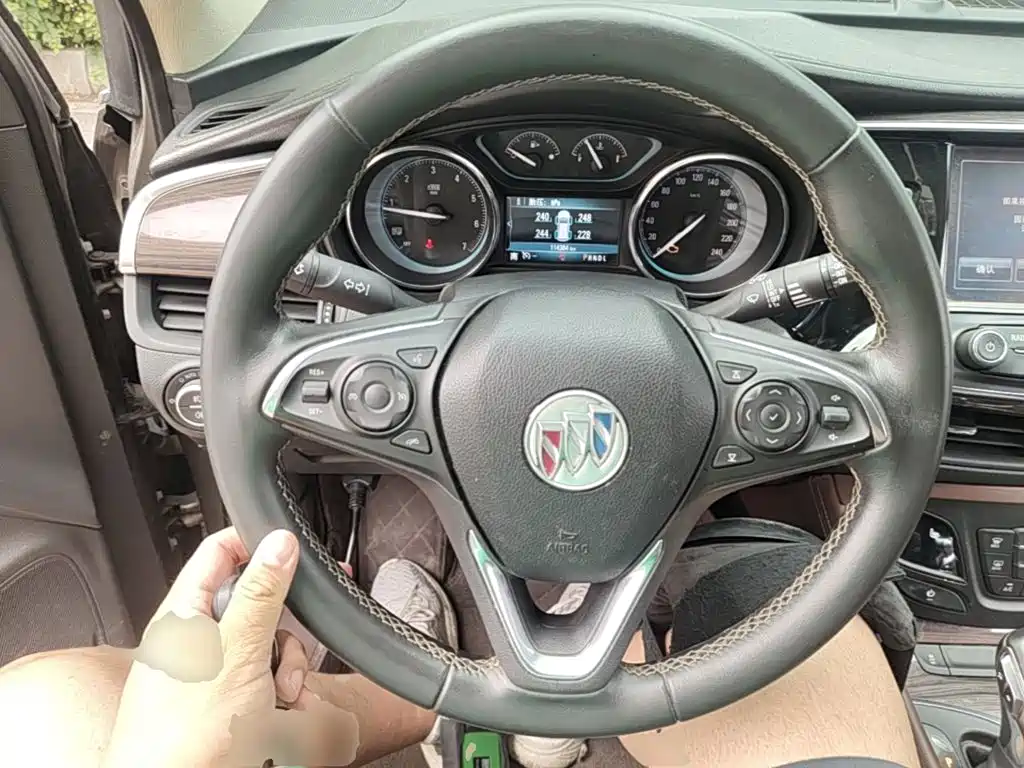 Buick Envision Plus 2016 — фото 11