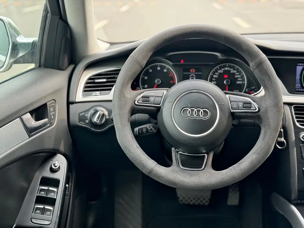 Audi A4L 2014 — фото 10