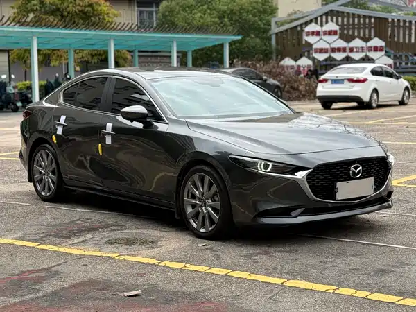 Mazda 3 Axela 2022