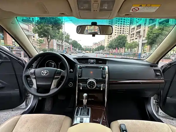 Toyota Reiz 2013