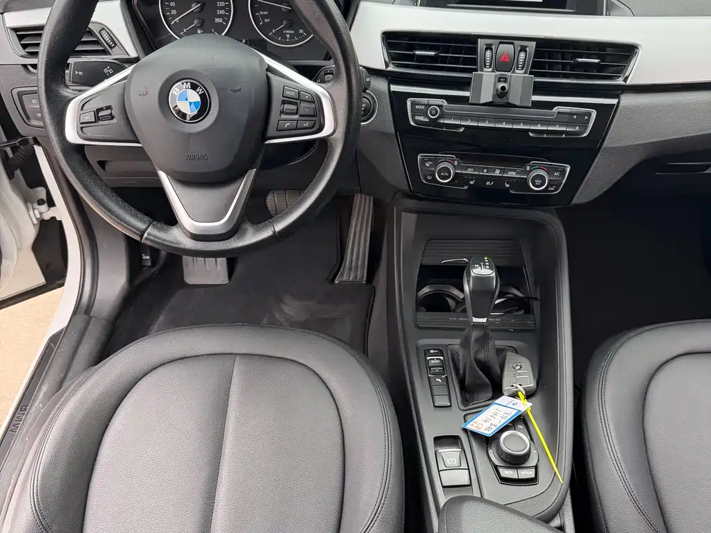 BMW X1 2017 — фото 9