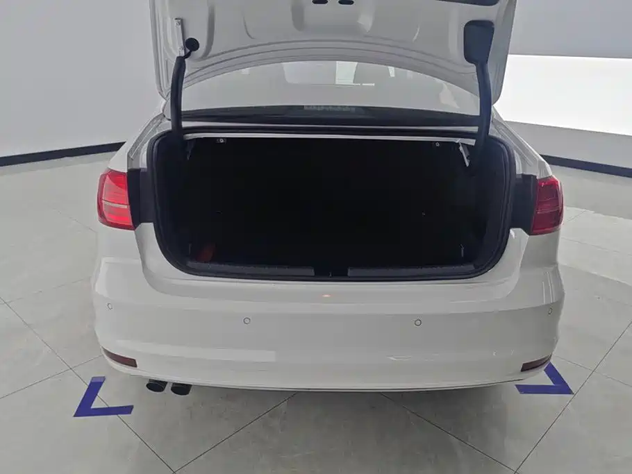 Volkswagen Sagitar 2017