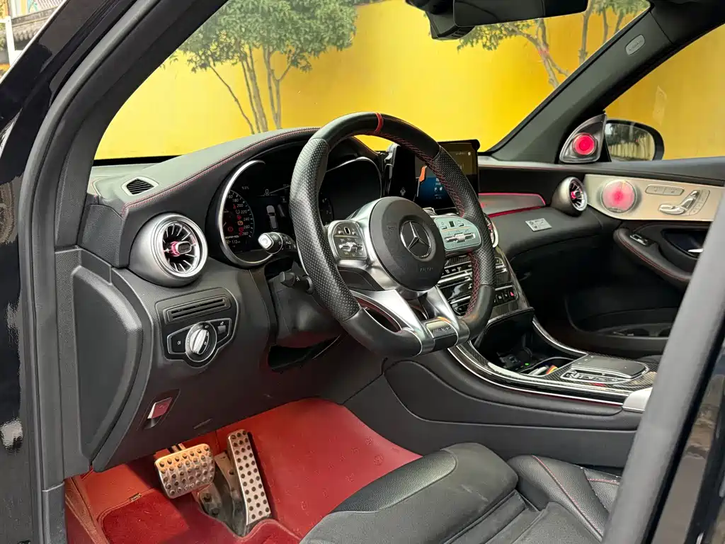 Mercedes-Benz GLC AMG 2023 — фото 11