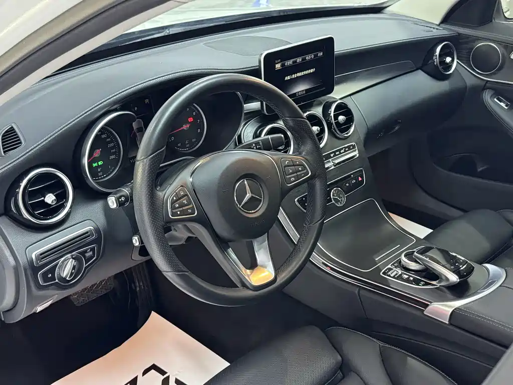 Mercedes-Benz C-Class 2018 — фото 15