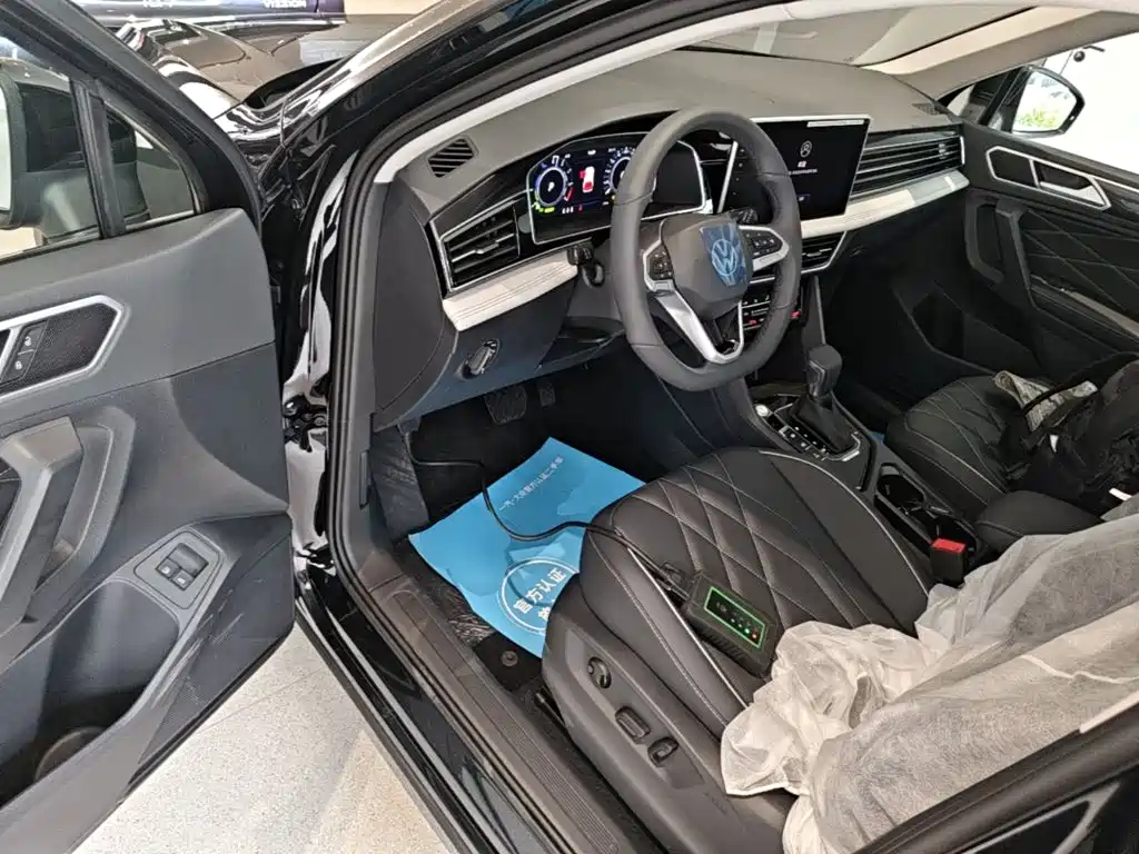 Volkswagen Tiguan L Plug-In Hybrid 2025 — фото 16