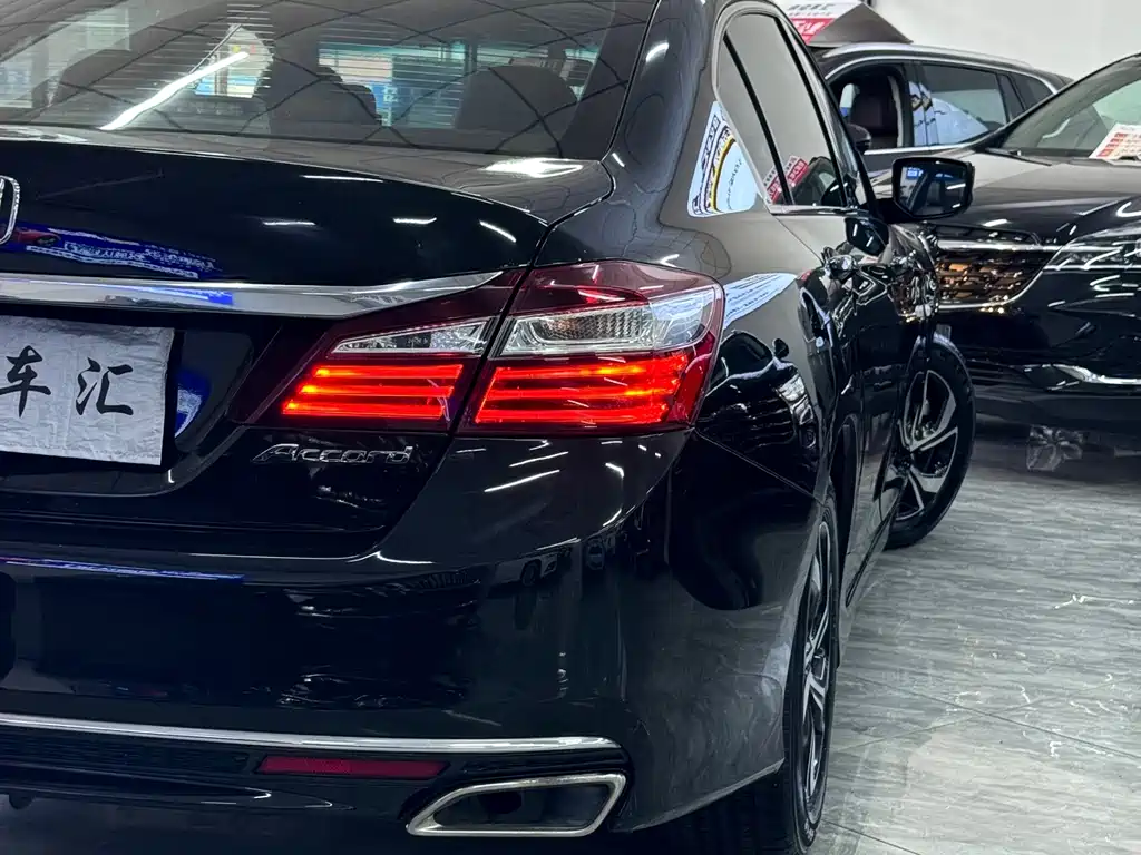 Honda Accord 2018 — фото 4