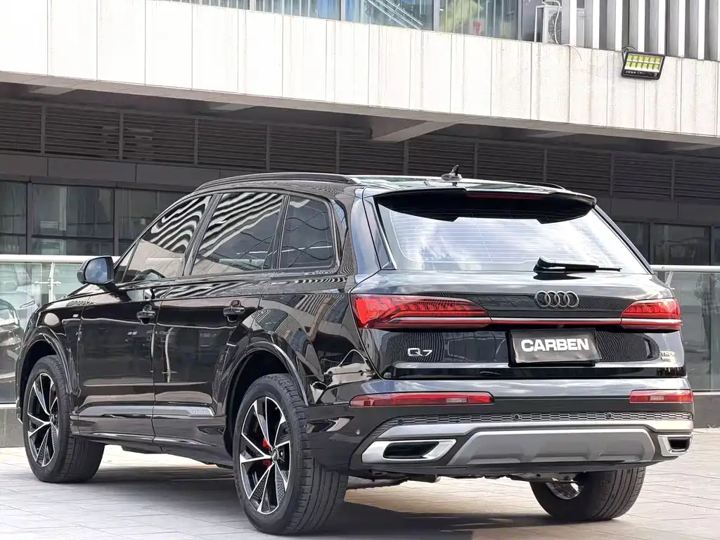 Audi Q7 2023 — фото 15