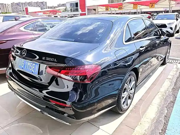 Mercedes-Benz E-Class 2021