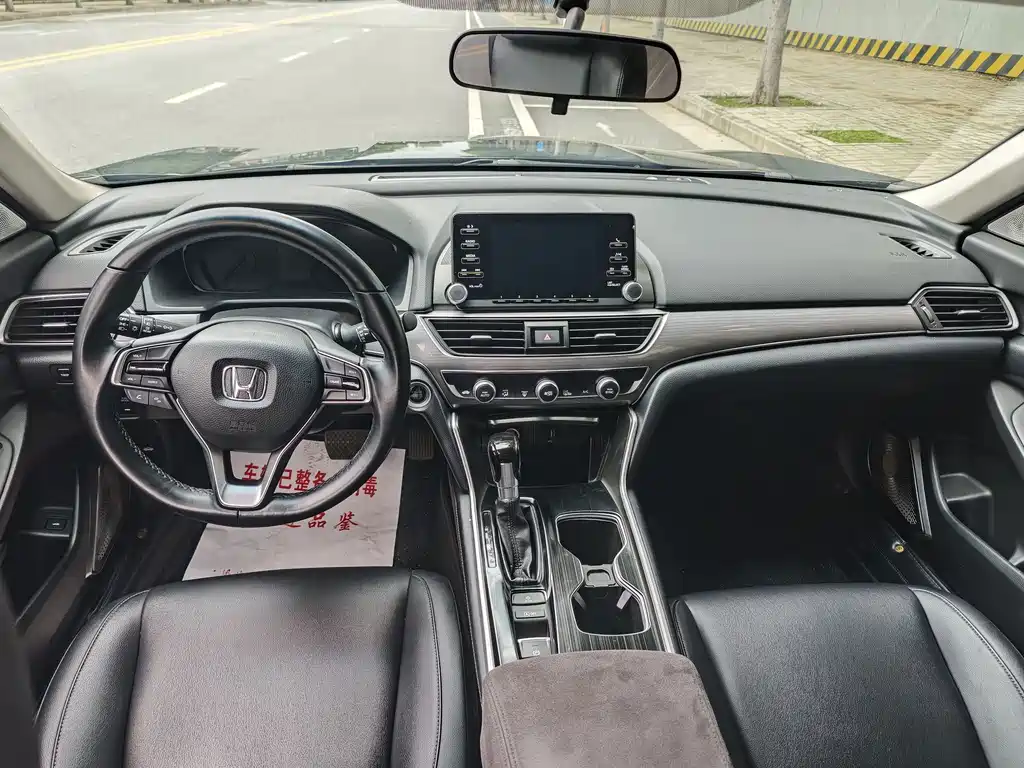 Honda Accord 2019 — фото 6
