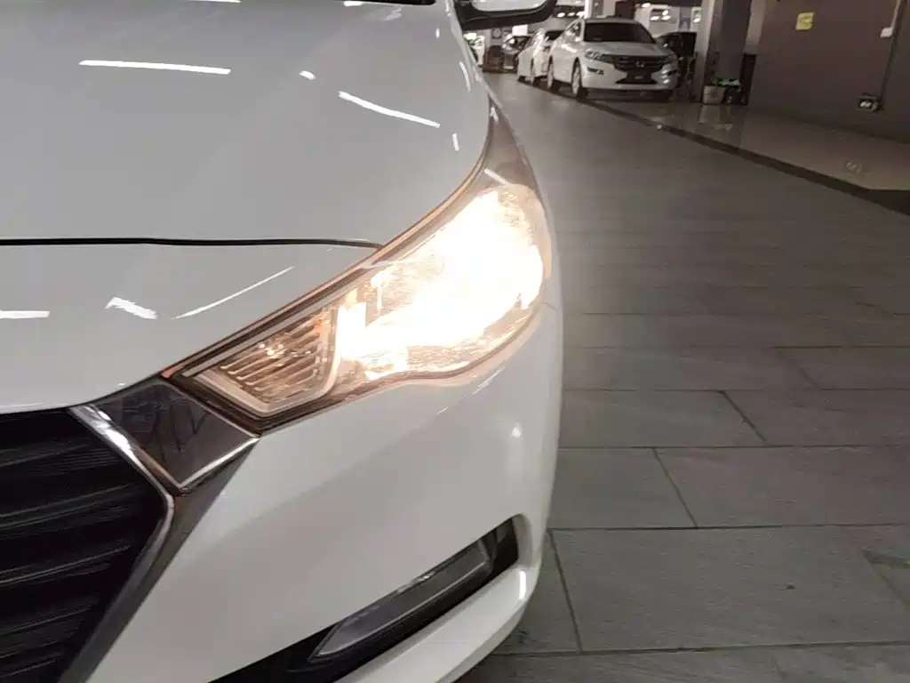 Hyundai Verna 2018 — фото 24