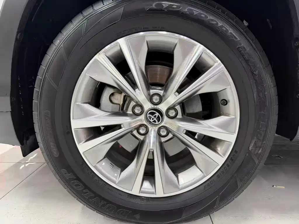 Toyota Highlander 2021 — фото 18