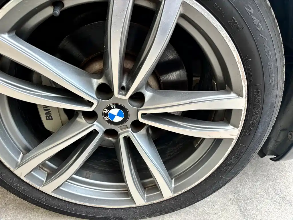 BMW 7 Series 2018 — фото 20