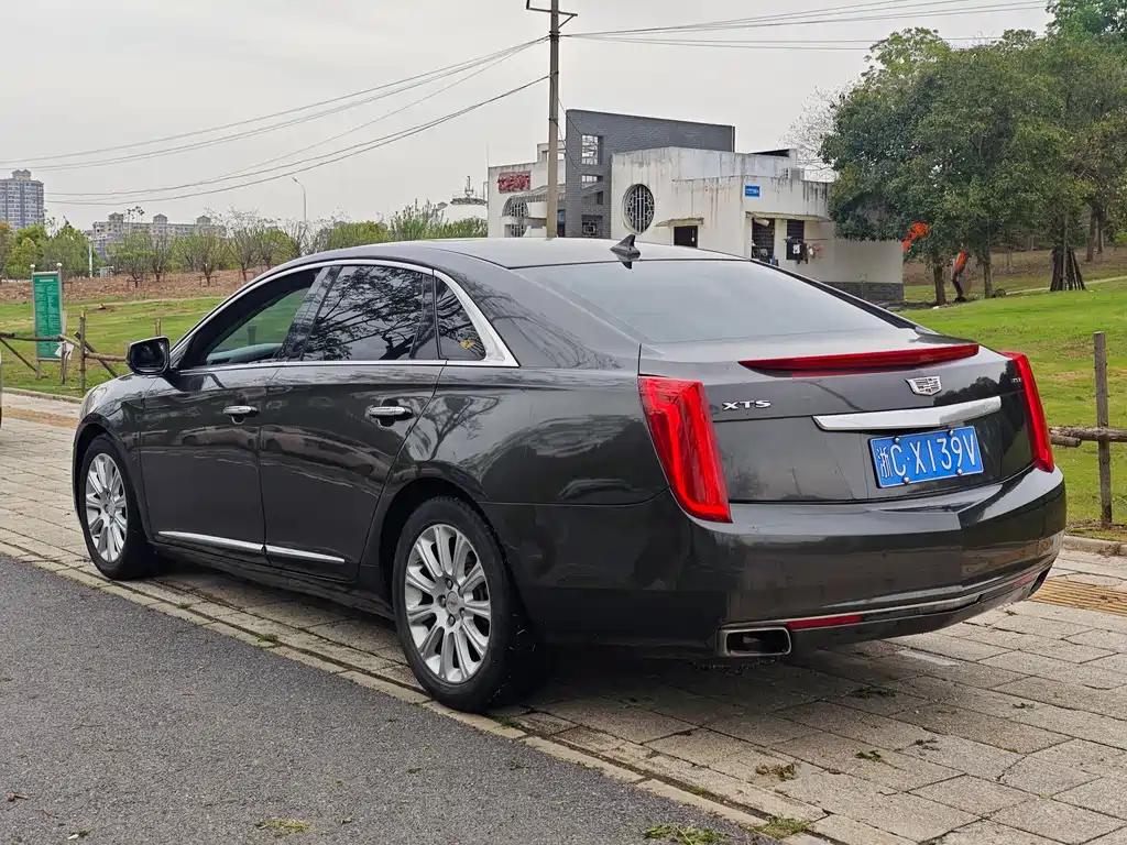 Cadillac XTS 2014 — фото 9
