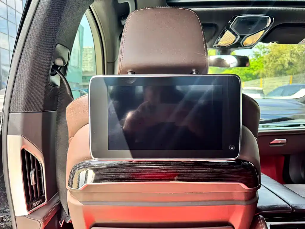 BMW 7 Series 2018 — фото 13