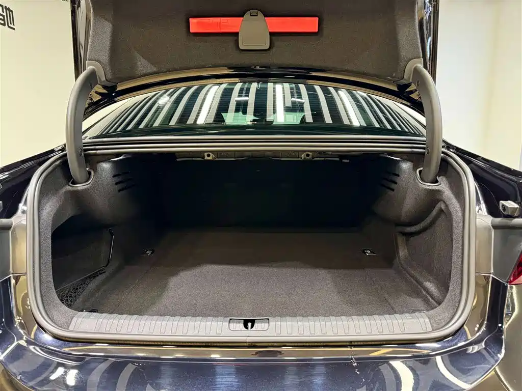 Audi A7L 2024 — фото 12