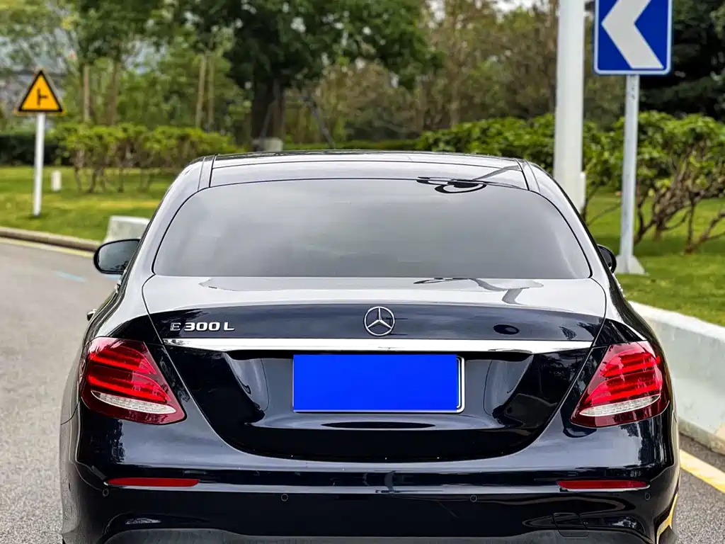 Mercedes-Benz E-Class 2020 — фото 17