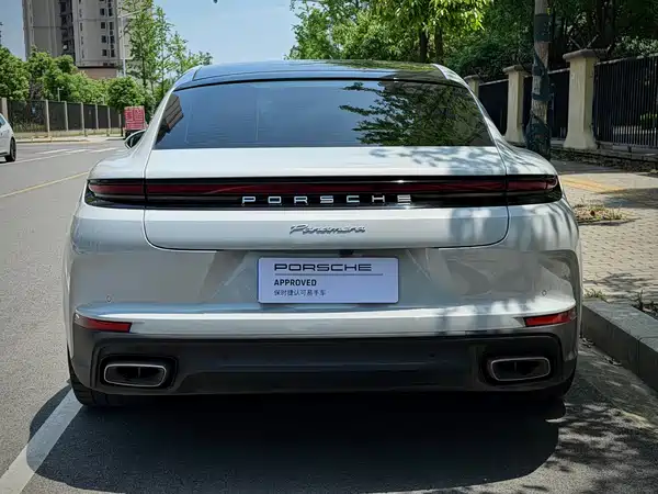 Porsche Panamera 2025