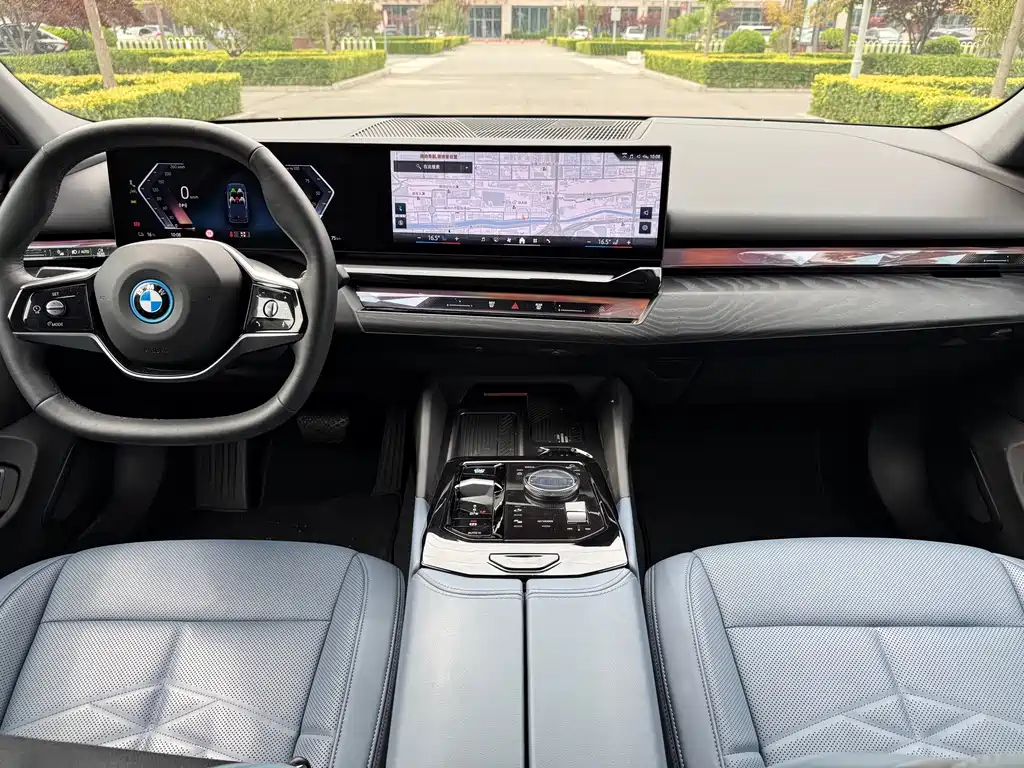 BMW i5 2024 — фото 8