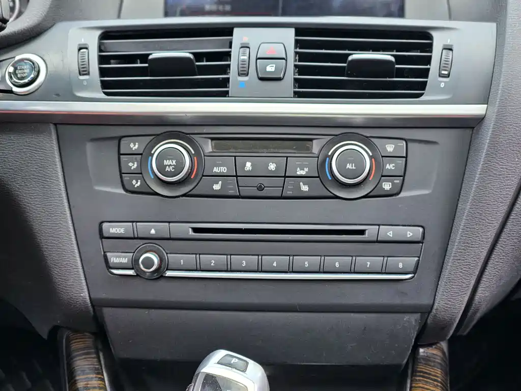 BMW X3 2012 — фото 18