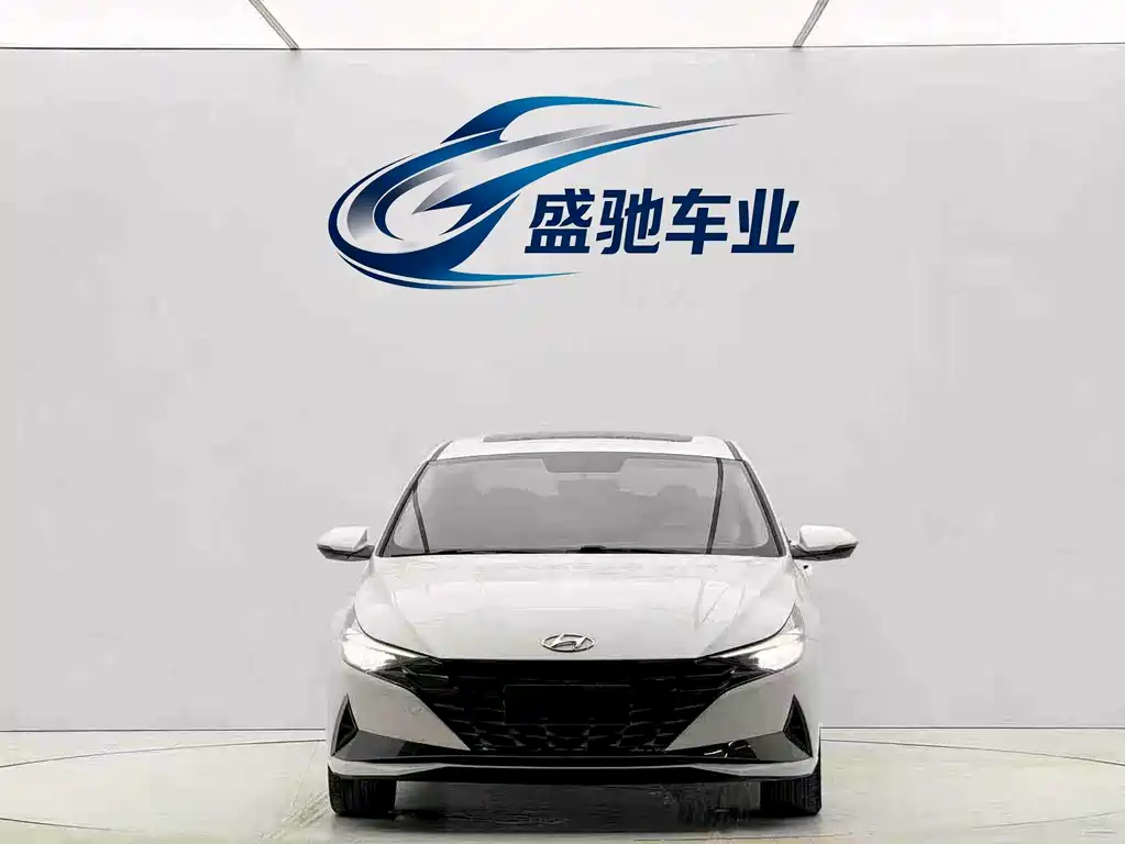 Hyundai Elantra 2022