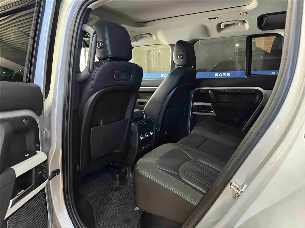 Land Rover Defender 2020 — фото 11