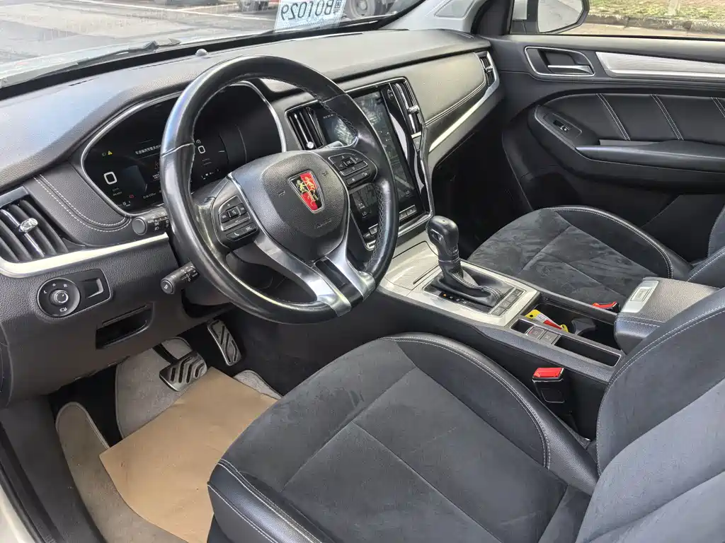 Roewe RX5 New Energy 2018 — фото 10