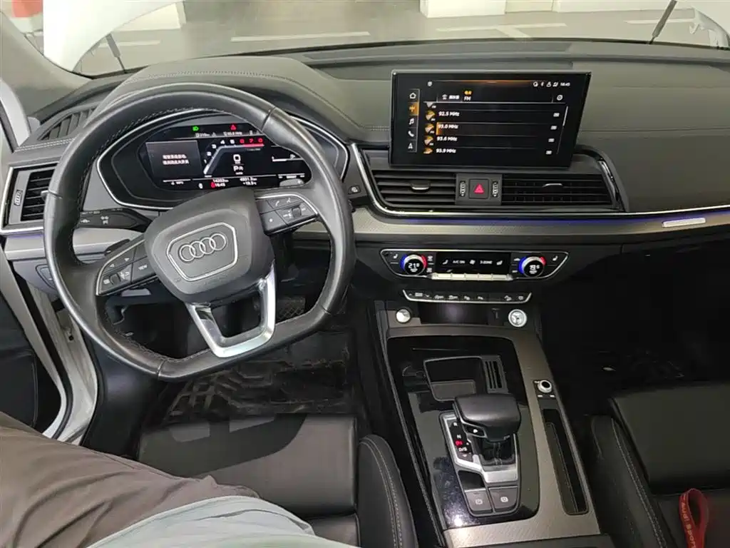 Audi Q5L 2022 — фото 16