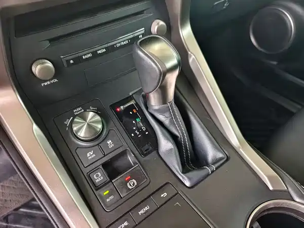 Lexus NX 2018