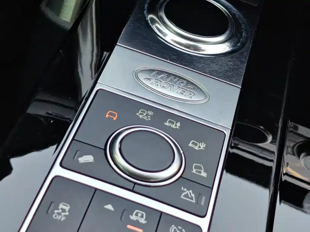 Land Rover Discovery 2018 — фото 10