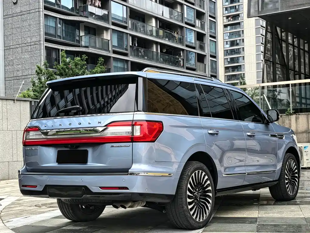 Lincoln Navigator 2021 — фото 2