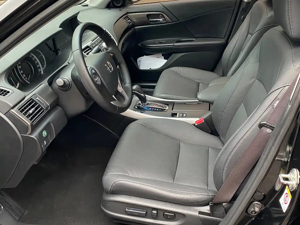 Honda Accord 2015 — фото 8