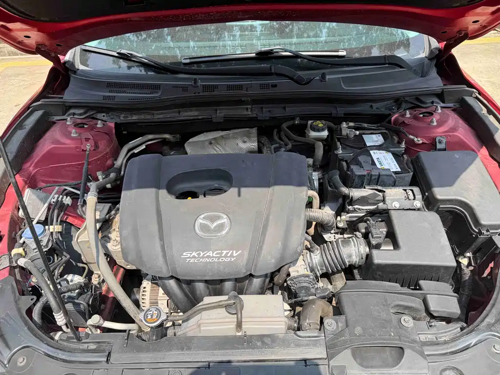 Mazda 3 Axela 2018 — фото 16