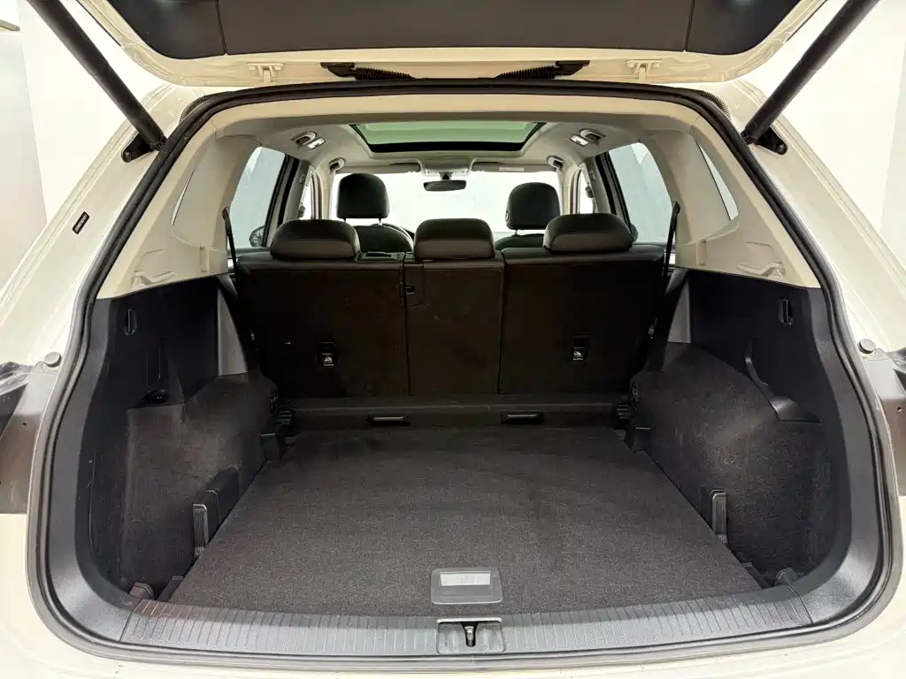 Volkswagen Tiguan L 2021 — фото 15