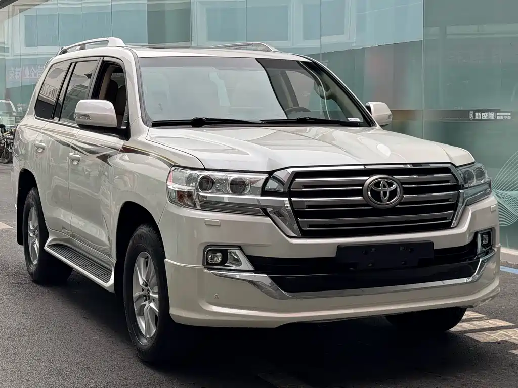Toyota Land Cruiser 2019 — фото 1