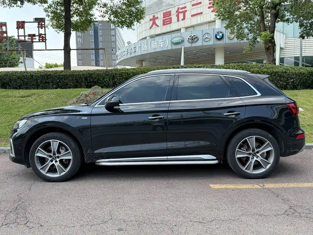 Audi Q5L 2022 — фото 3
