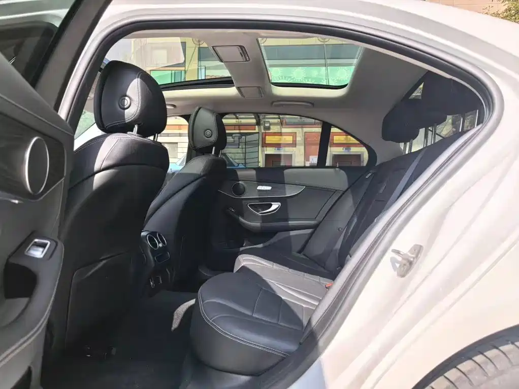 Mercedes-Benz C-Class 2021