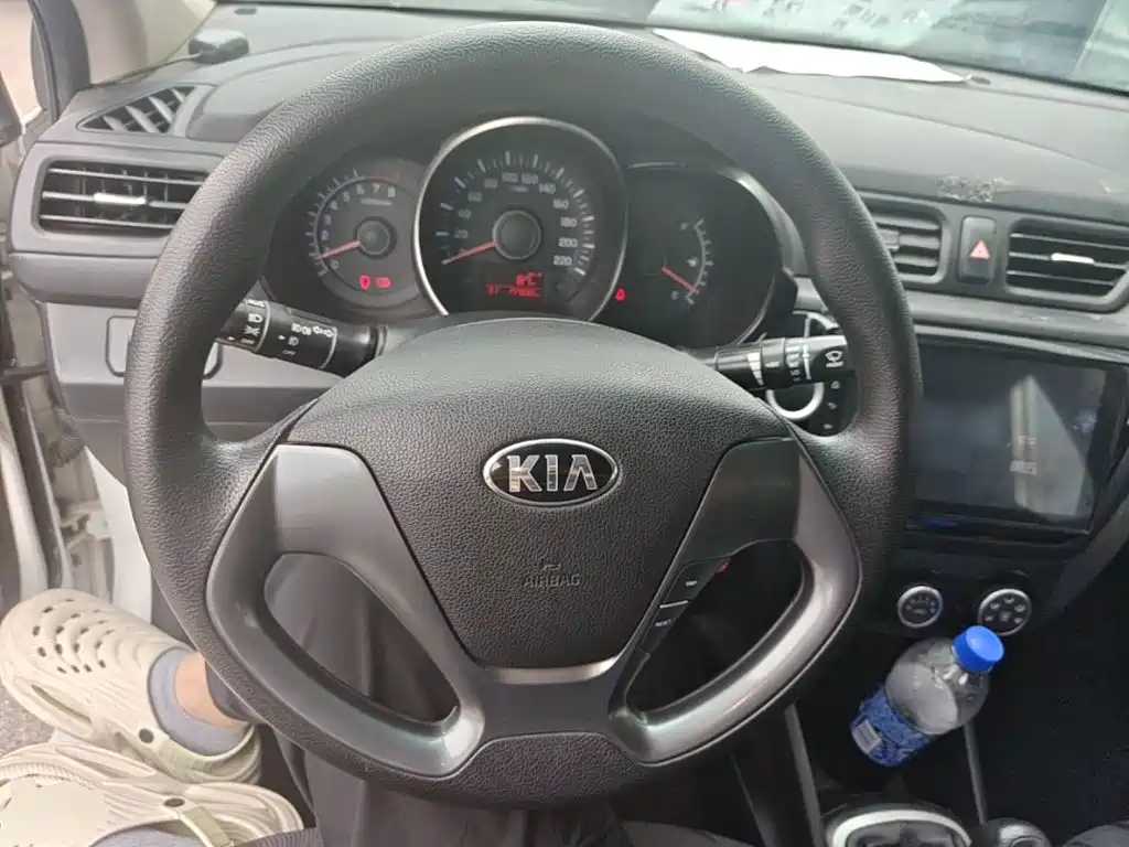 Kia K2 2016 — фото 11