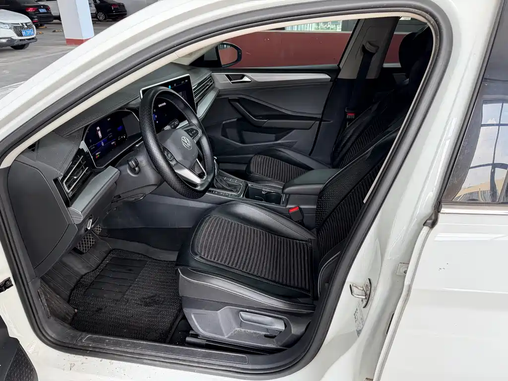 Volkswagen Sagitar 2022
