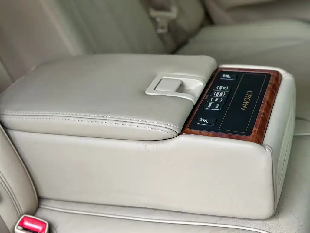 Toyota Crown 2006 — фото 17