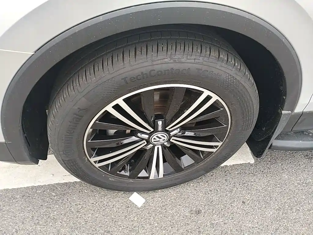 Volkswagen Tiguan L 2018 — фото 23