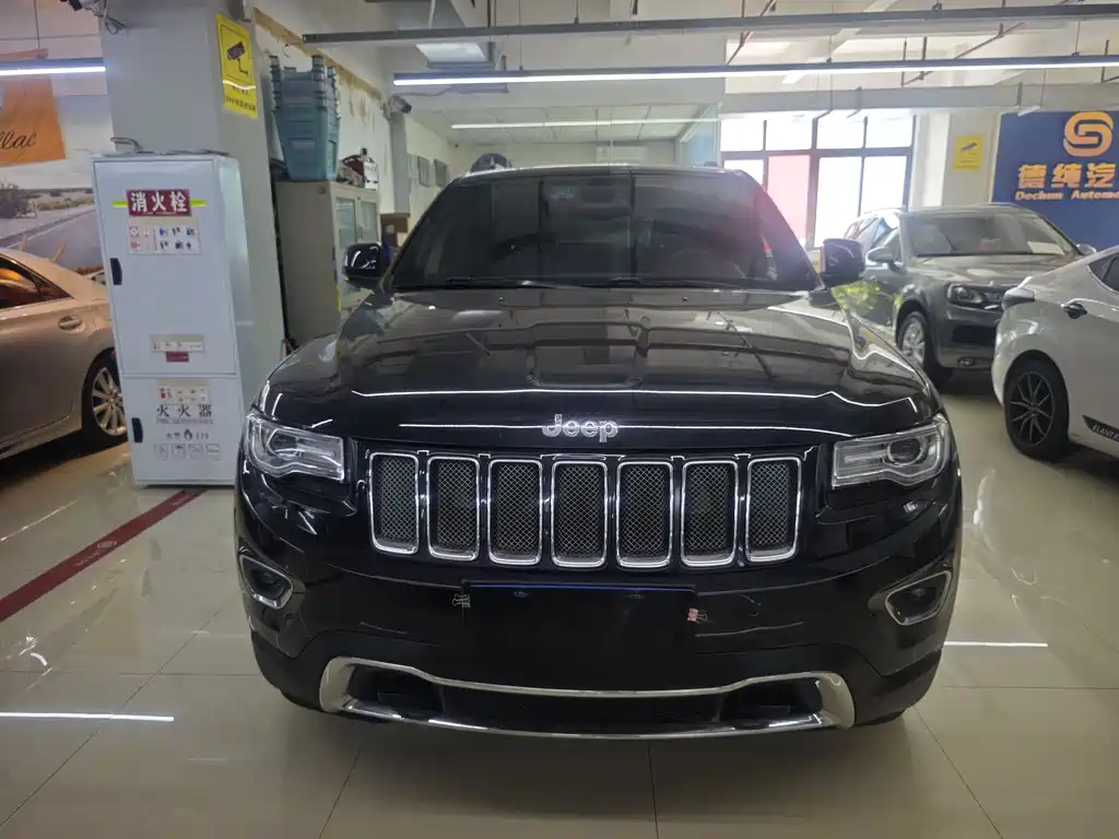 Jeep Grand Cherokee 2015 — фото 2