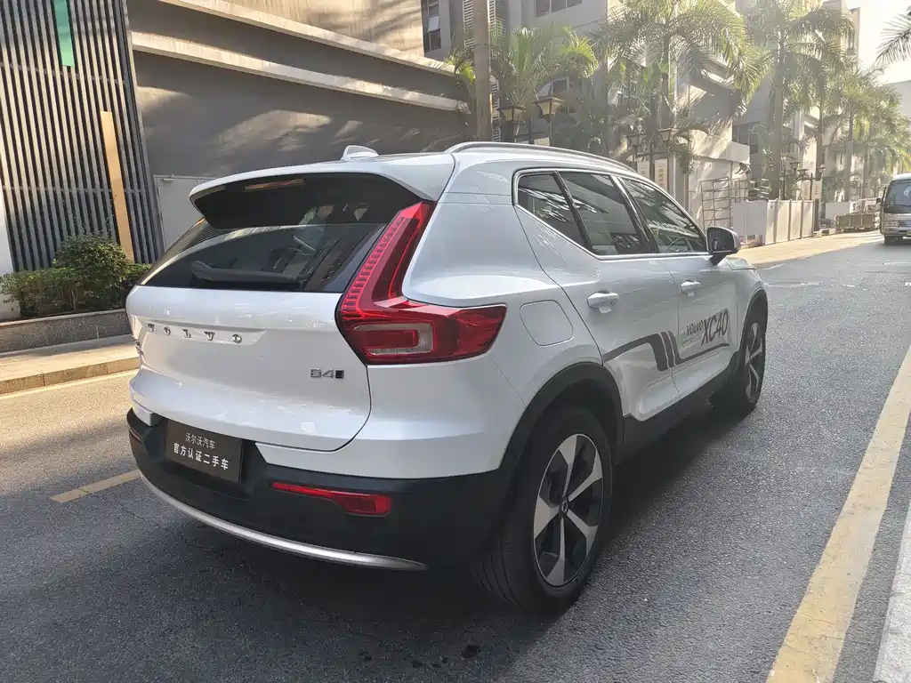 Volvo XC40 2024 — фото 10