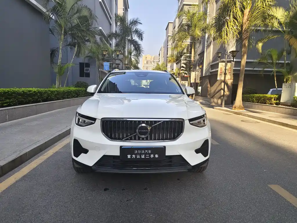 Volvo XC40 2024 — фото 2