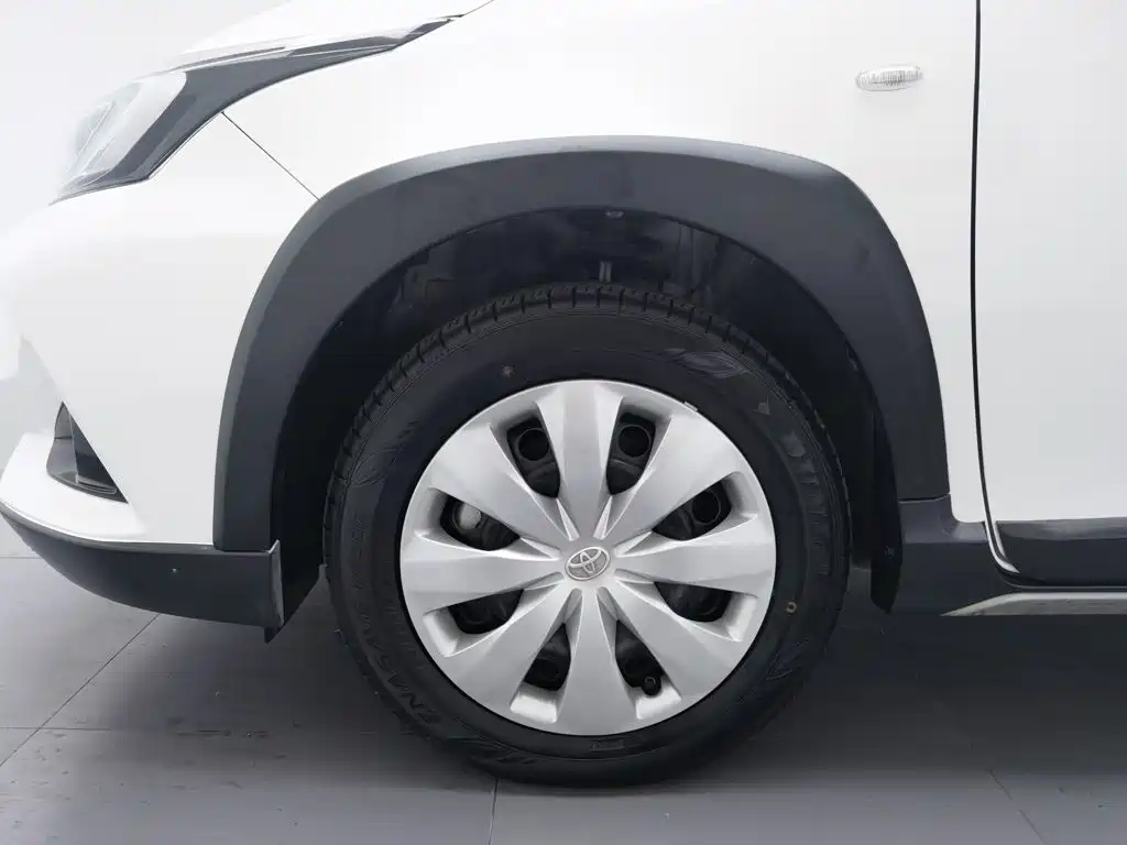 Toyota Yaris L 2020 — фото 17