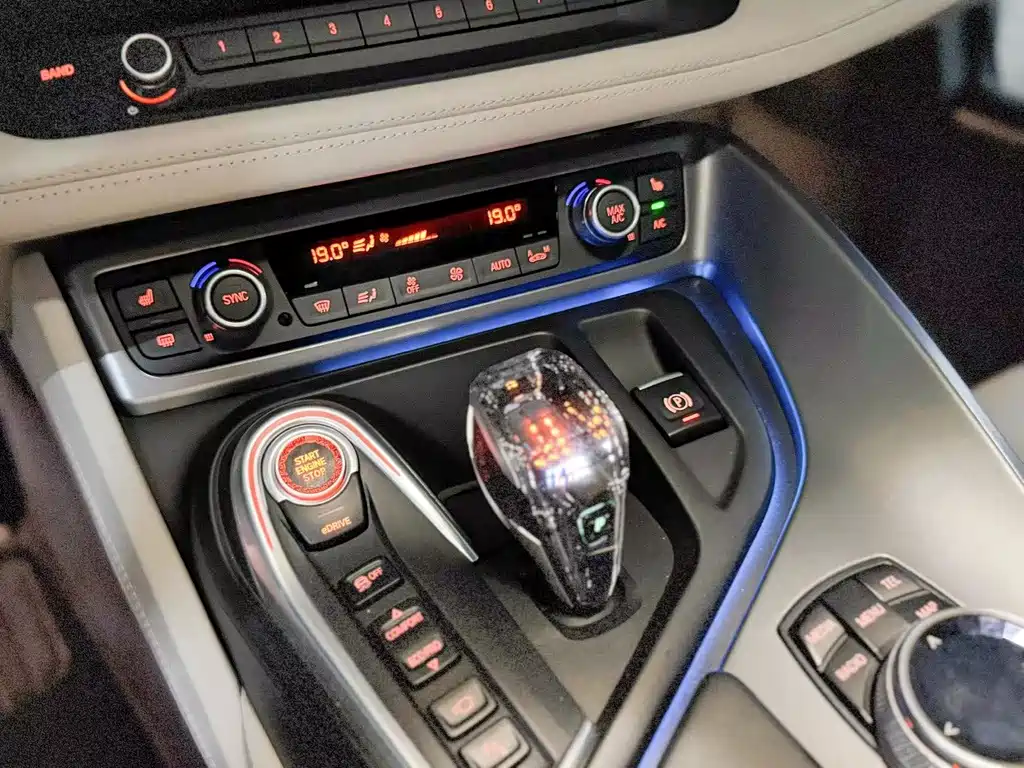 BMW i8 2018 — фото 11